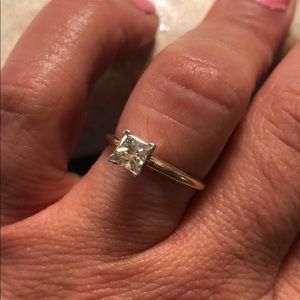 Diamond engagement ring